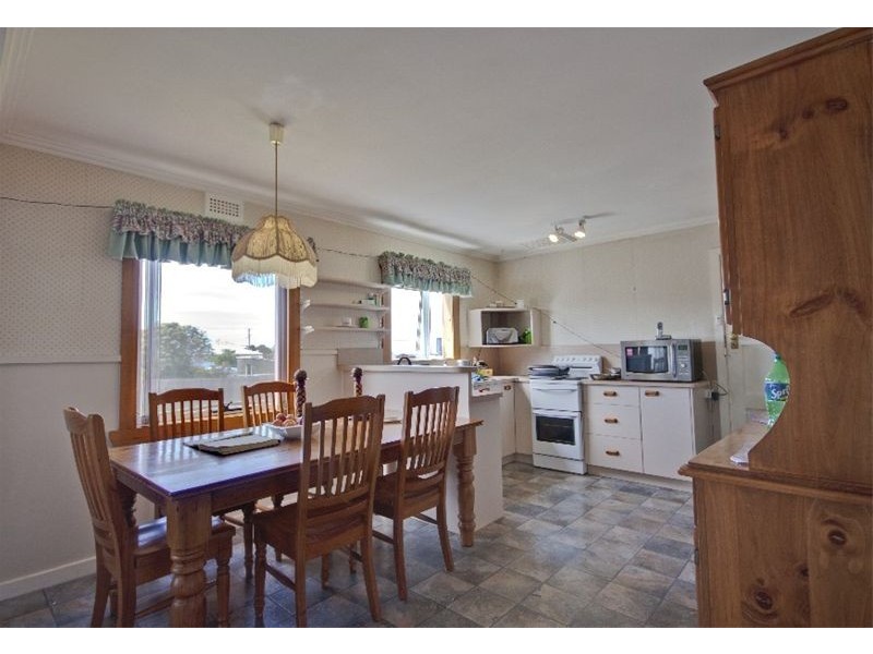 37 Percy Street, Devonport TAS 7310
