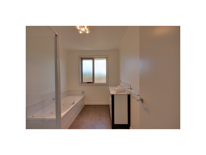 19 Greenway Avenue, Devonport TAS 7310