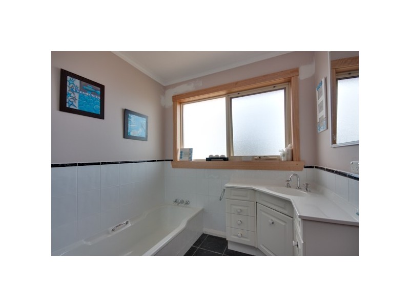 4 Willow Avenue, Devonport TAS 7310