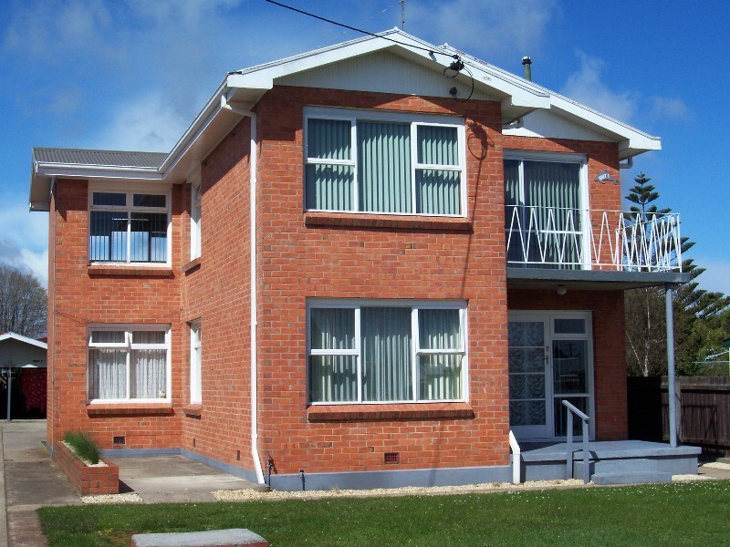 1/107 Oldaker Street, Devonport TAS 7310