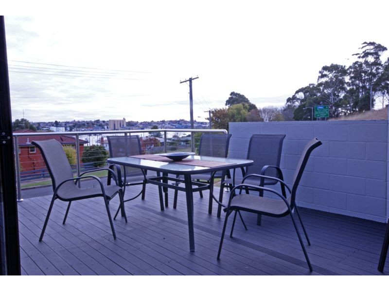 8 Riverview Avenue, East Devonport TAS 7310