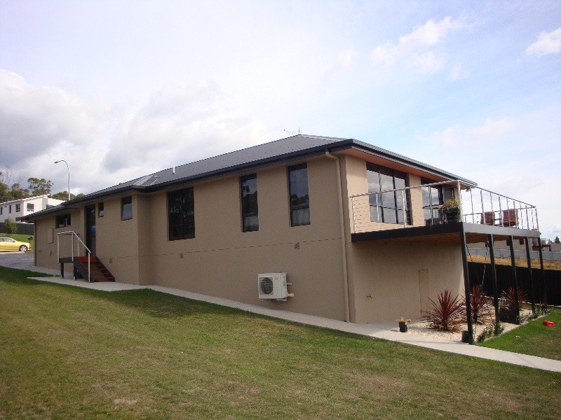 8 McCall Terrace, Devonport TAS 7310