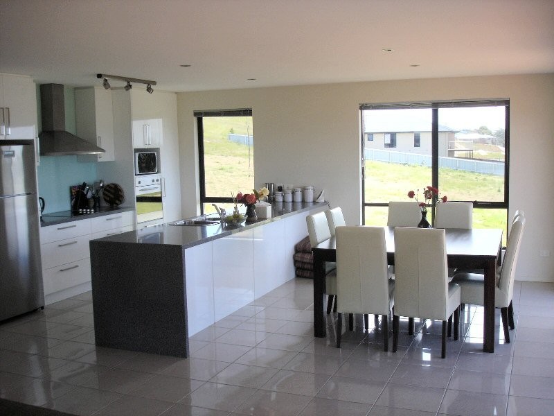 8 McCall Terrace, Devonport TAS 7310