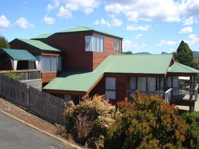 8 Dudley  Crescent, Ulverstone TAS 7315