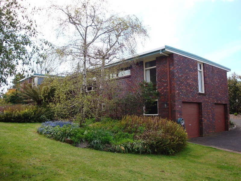 95 Middle Road, Devonport TAS 7310