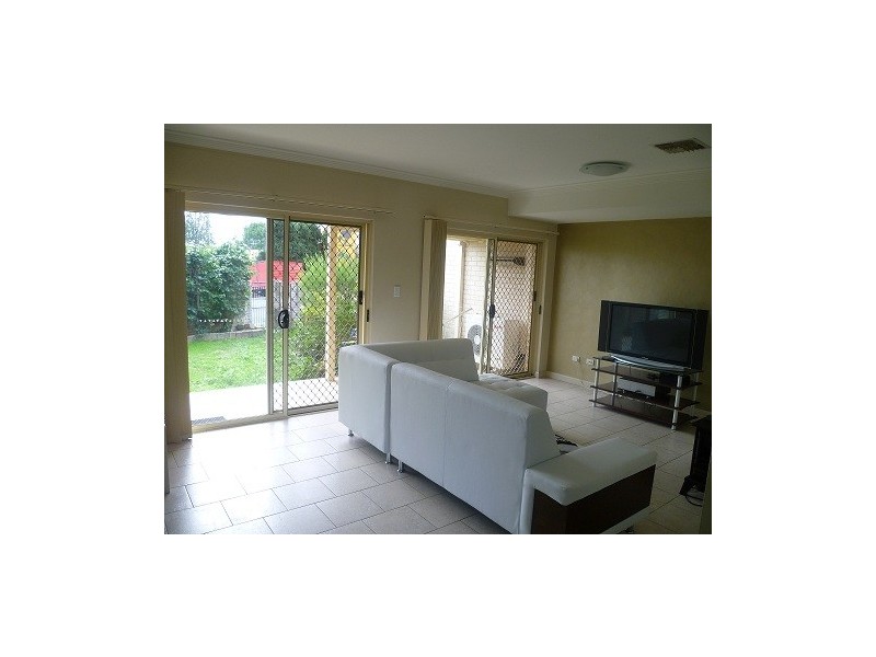 1/831 Henry Lawson Drive, Picnic Point NSW 2213