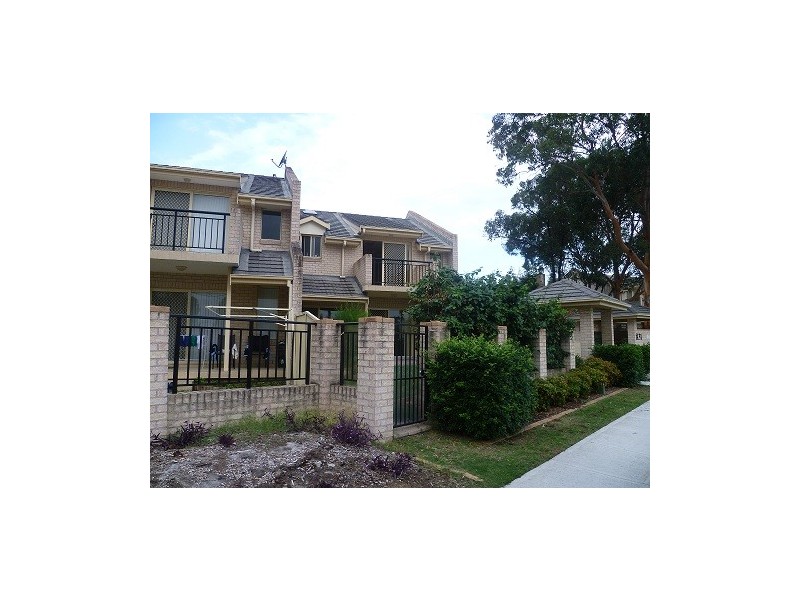 1/831 Henry Lawson Drive, Picnic Point NSW 2213