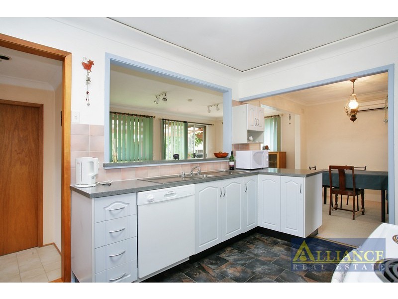 12 Eileen Street, Picnic Point NSW 2213