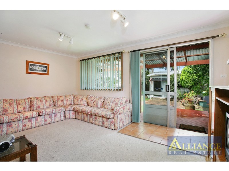 12 Eileen Street, Picnic Point NSW 2213