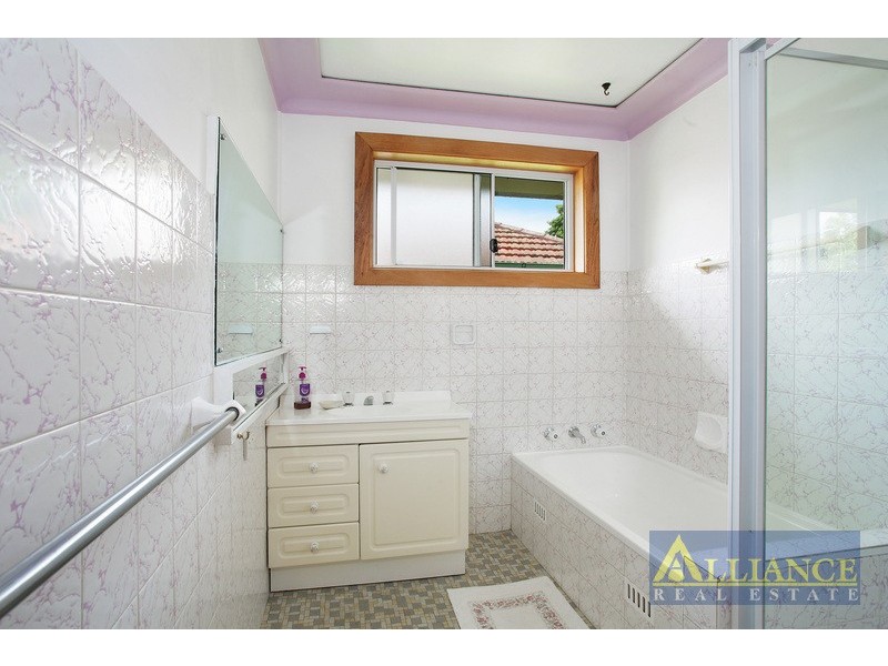 12 Eileen Street, Picnic Point NSW 2213