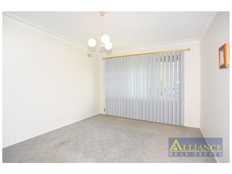 12 Eileen Street, Picnic Point NSW 2213