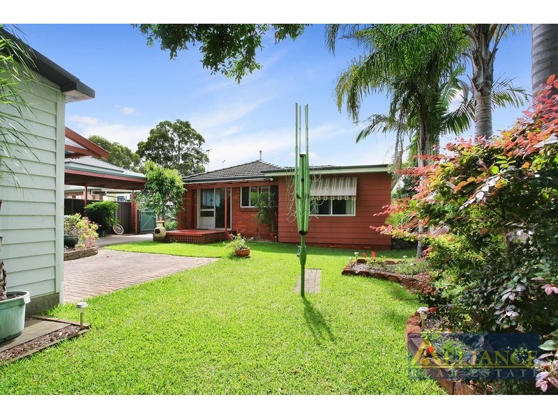 12 Eileen Street, Picnic Point NSW 2213