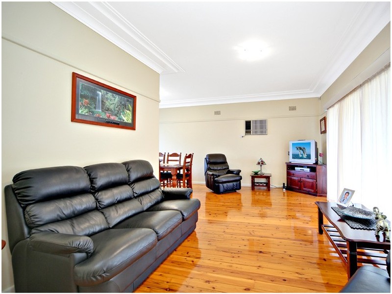 8 Baldi Avenue, Panania NSW 2213