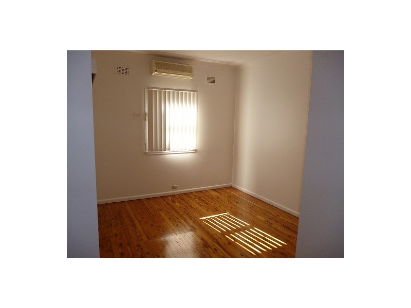 4 Donald Street,, Picnic Point NSW 2213