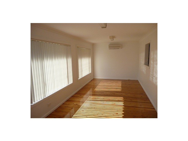 4 Donald Street,, Picnic Point NSW 2213