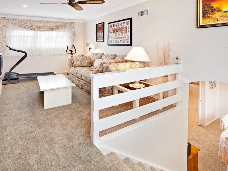 9 Karen Avenue, Picnic Point NSW 2213