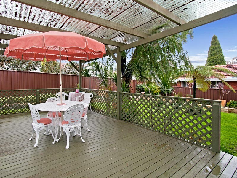 9 Karen Avenue, Picnic Point NSW 2213