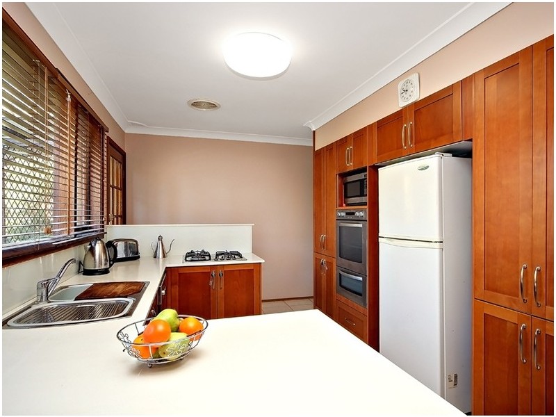 9 Samoa Avenue, Picnic Point NSW 2213