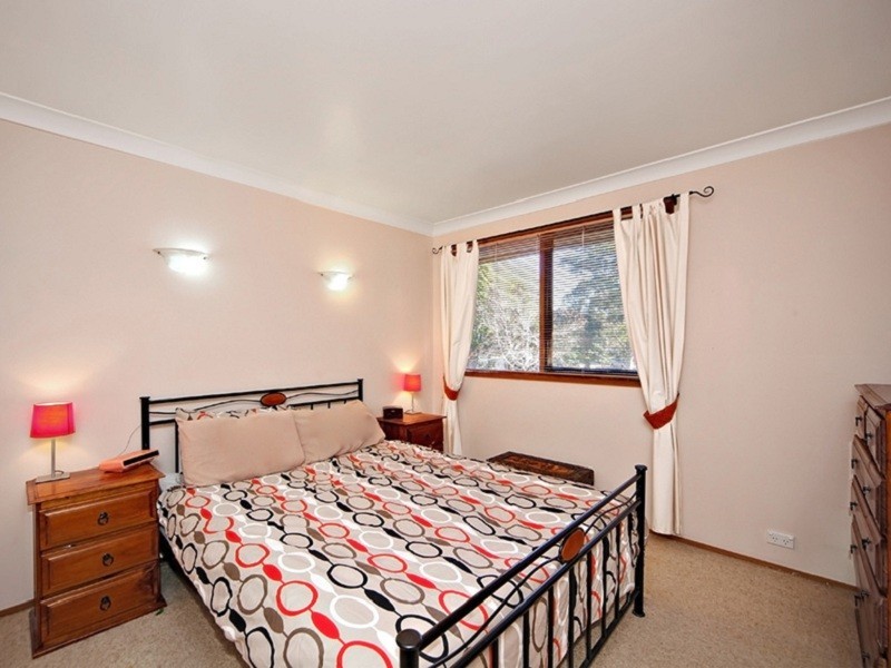 9 Samoa Avenue, Picnic Point NSW 2213