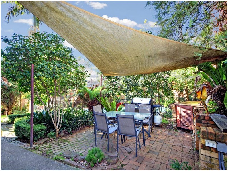 9 Samoa Avenue, Picnic Point NSW 2213