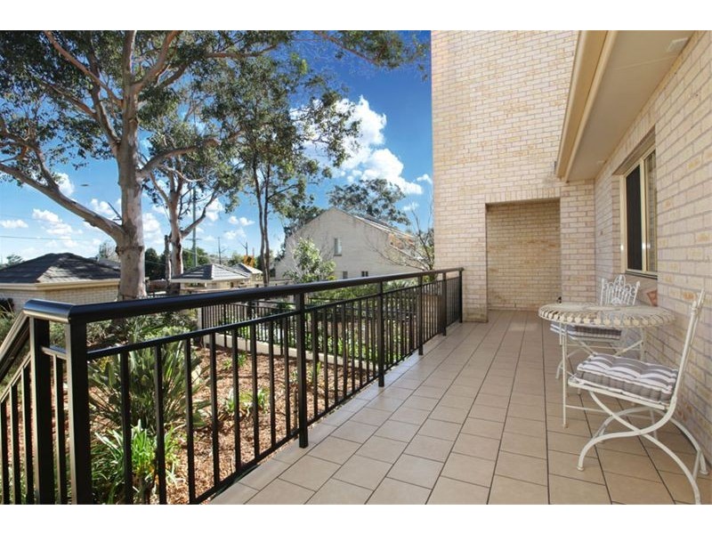 1/837 Henry Lawson Drive, Picnic Point NSW 2213