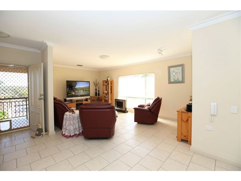 1/837 Henry Lawson Drive, Picnic Point NSW 2213
