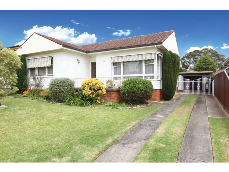 8 Roslyn Avenue, Panania NSW 2213