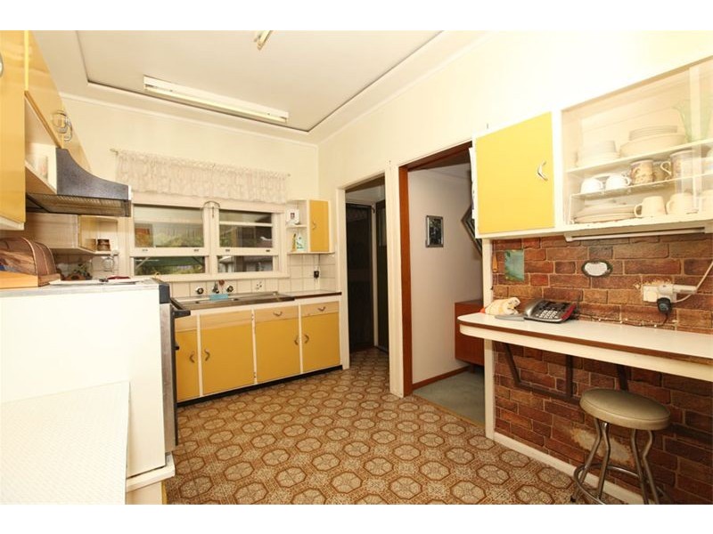 8 Roslyn Avenue, Panania NSW 2213