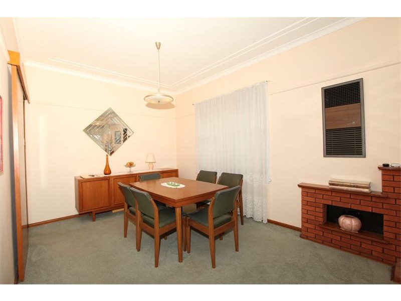 8 Roslyn Avenue, Panania NSW 2213