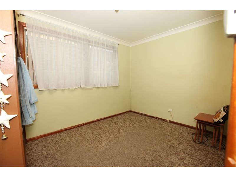 8 Roslyn Avenue, Panania NSW 2213