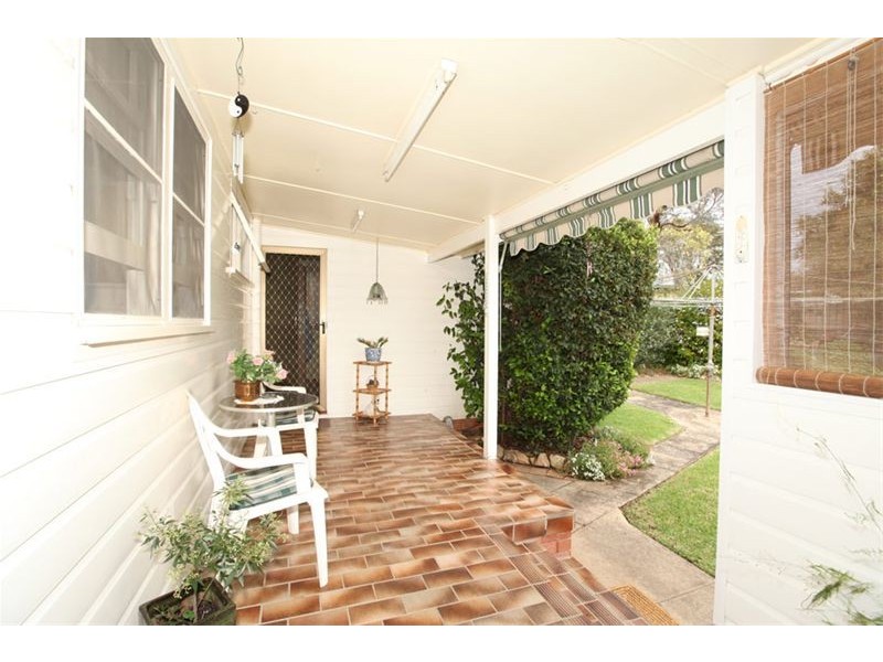 8 Roslyn Avenue, Panania NSW 2213