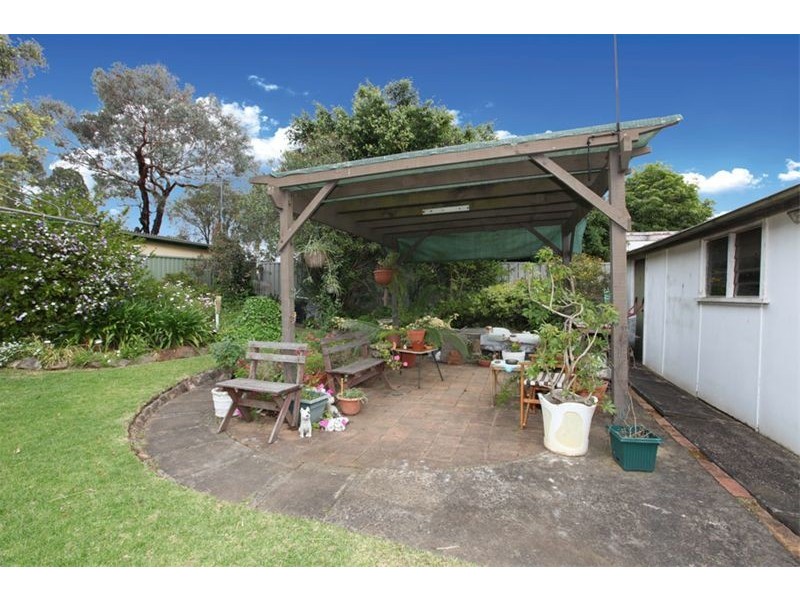 8 Roslyn Avenue, Panania NSW 2213