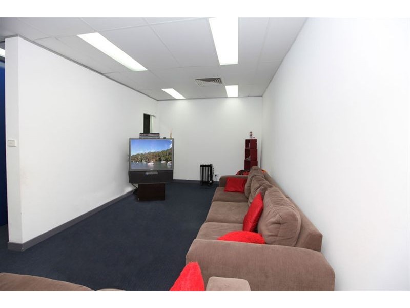 22 Maclaurin Avenue, East Hills NSW 2213