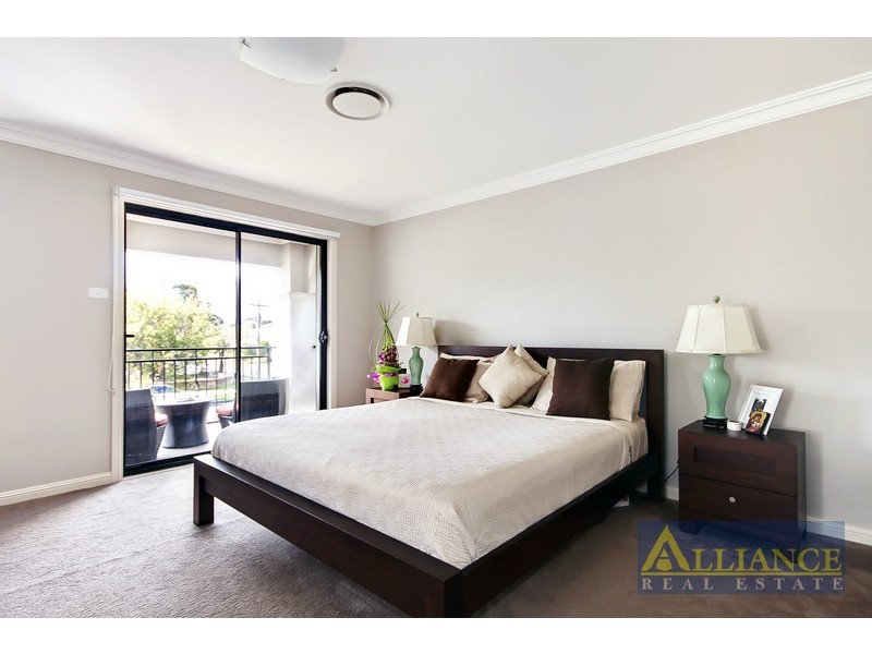 176 Lambeth Street, Picnic Point NSW 2213