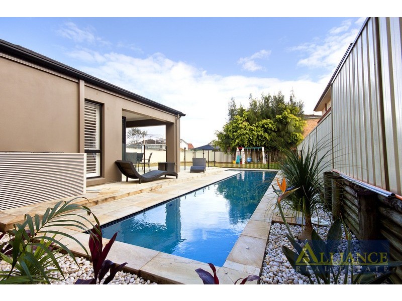 176 Lambeth Street, Picnic Point NSW 2213