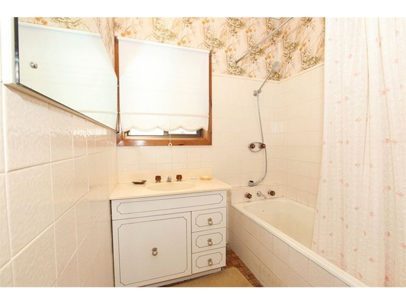 5 Cheatle Street, East Hills NSW 2213