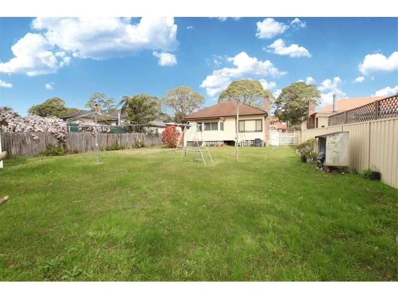 5 Cheatle Street, East Hills NSW 2213