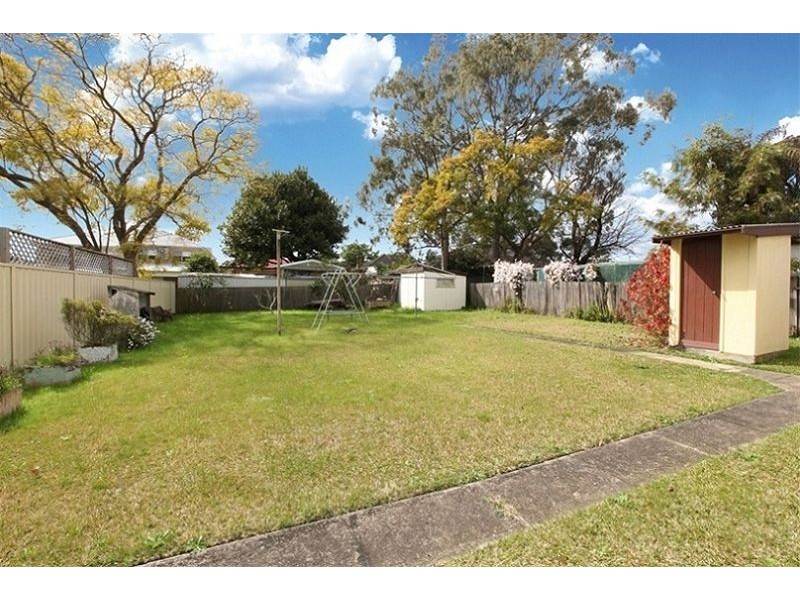 5 Cheatle Street, East Hills NSW 2213