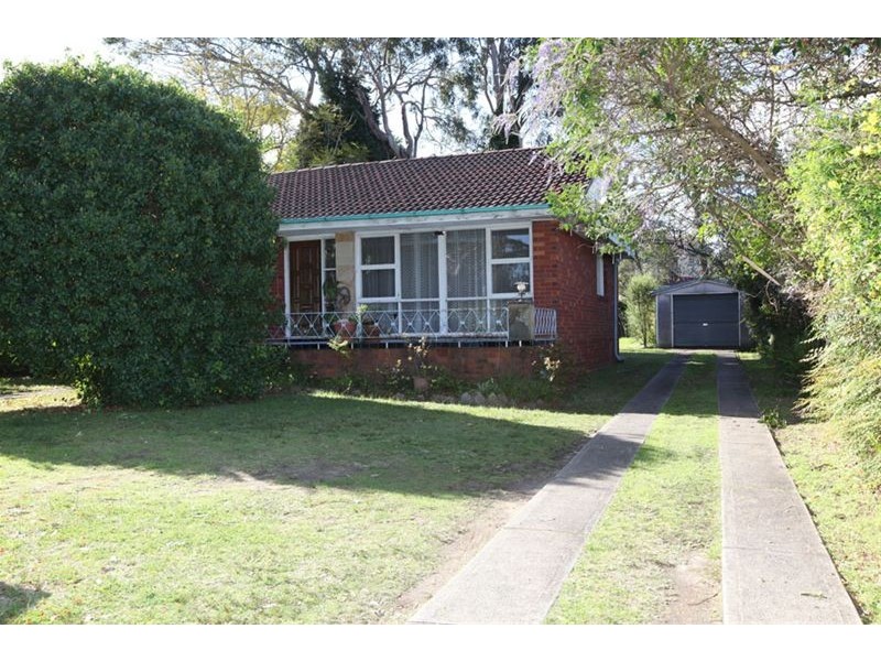 913 Henry Lawson Drive, Picnic Point NSW 2213