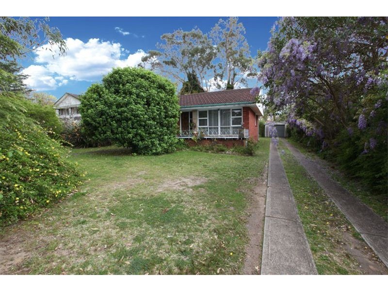 913 Henry Lawson Drive, Picnic Point NSW 2213