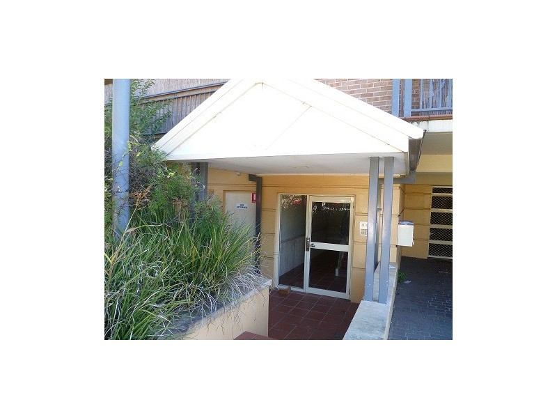 8/49 Maclaurin Avenue, East Hills NSW 2213