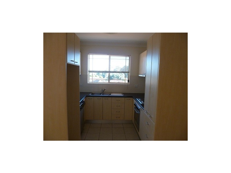 8/49 Maclaurin Avenue, East Hills NSW 2213