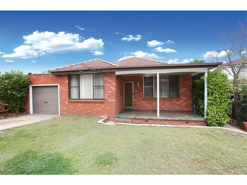 8 Kathleen Parade, Picnic Point NSW 2213