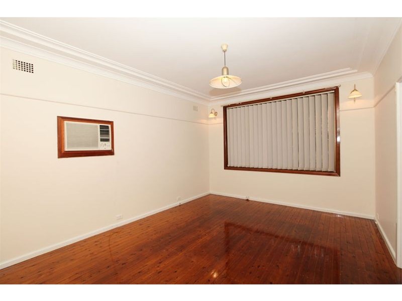8 Kathleen Parade, Picnic Point NSW 2213