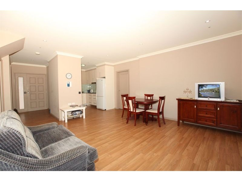 3/8 Haig Avenue, Georges Hall NSW 2198