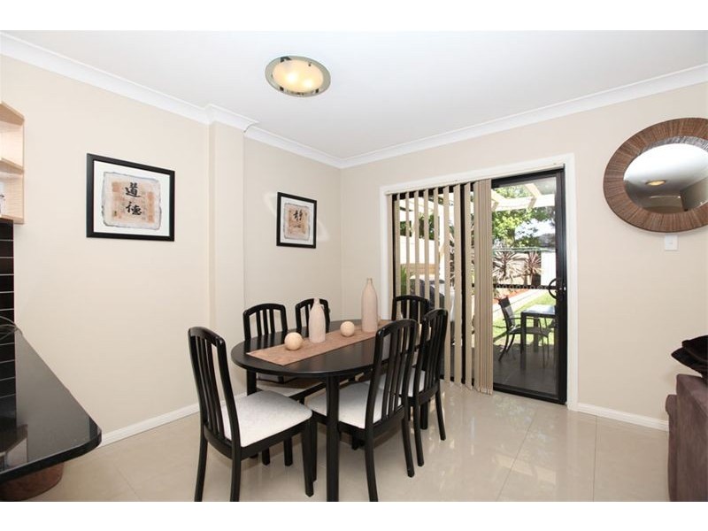 16 Eileen Street, Picnic Point NSW 2213