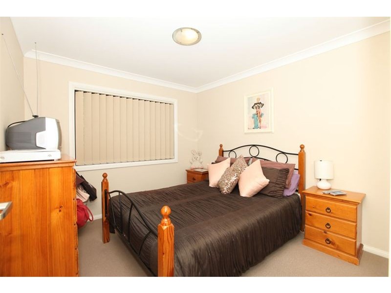 16 Eileen Street, Picnic Point NSW 2213