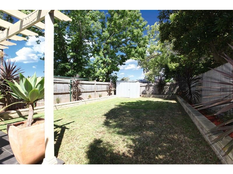 16 Eileen Street, Picnic Point NSW 2213