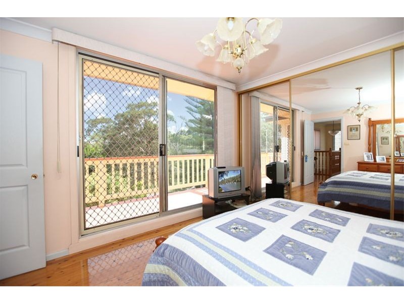 795 Henry Lawson Drive, Picnic Point NSW 2213