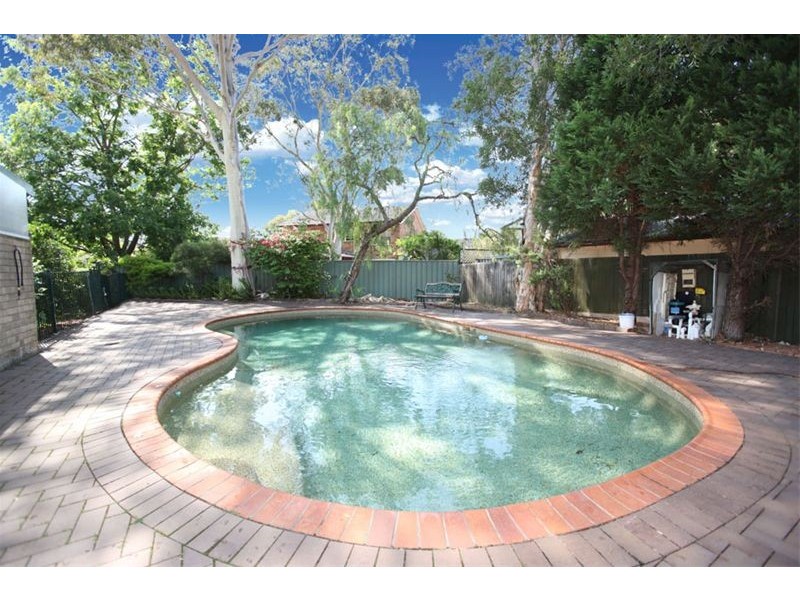 897 Henry Lawson Drive, Picnic Point NSW 2213